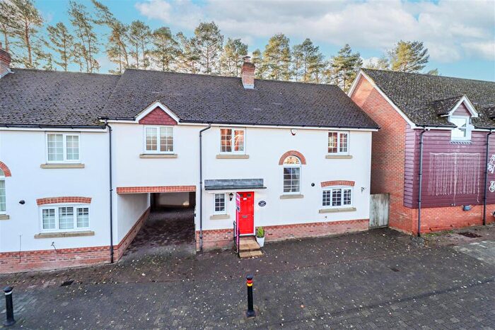 5 Bedroom House For Sale In East Hundreds, Fleet, GU51