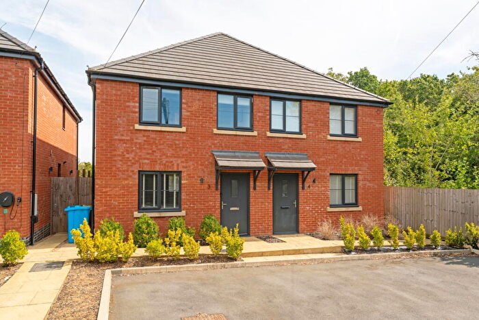 3 Bedroom Semi-Detached House For Sale In Valentine Lane, Desborough, Northamptonshire, NN14