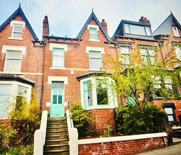 1 Bedroom Terraced House To Rent In Roundhay View, Leeds, West Yorkshire, LS8