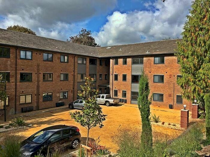 1 Bedroom Flat To Rent In Brookfield Road, Wooburn Green, High Wycombe HP10