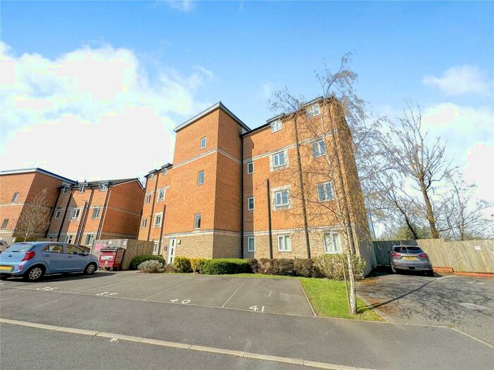 2 Bedroom Flat To Rent In Lostock Lane, Lostock, Bolton, Greater Manchester, BL6