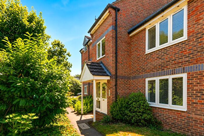 1 Bedroom Apartment For Sale In Sunninghill Road, Sunninghill, Ascot, Berkshire, SL5