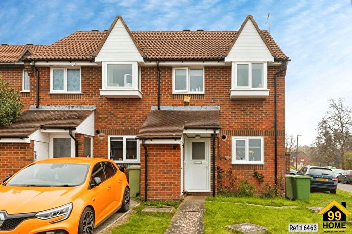 3 Bedroom End Of Terrace House For Sale In Mossdale, Milton Keynes, MK13
