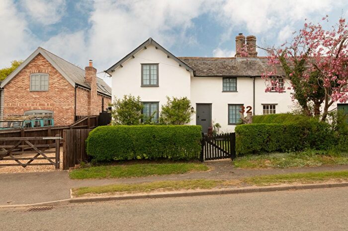3 Bedroom Semi Detached House For Sale In High Street, Toft, Cambridge, CB23