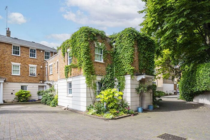 2 Bedroom Flat For Sale In Matilda Street, Barnsbury, London, N1