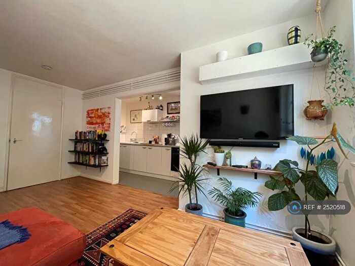 1 Bedroom Flat To Rent In Pennywell Drive, Oxford, OX2