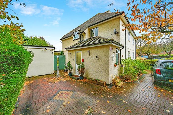 3 Bedroom Semi Detached House For Sale In Stonecross Road, Hatfield, AL10