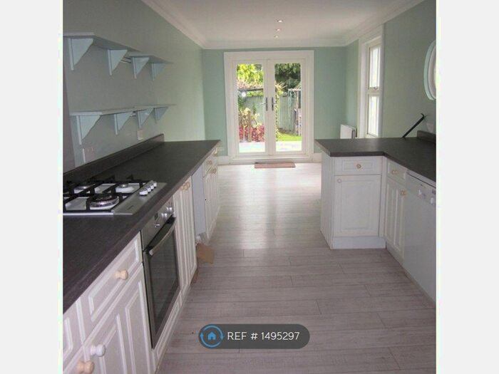 4 Bedroom Terraced House To Rent In Salisbury Road, High Barnet, EN5