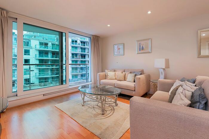 2 Bedroom Flat To Rent In Hamilton House, St. George Wharf, Vauxhall, London, SW8