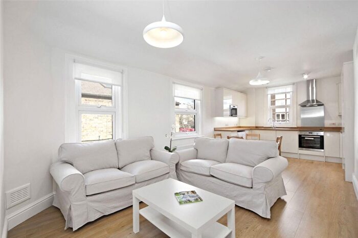 3 Bedroom Maisonette To Rent In Collingbourne Road, London, W12