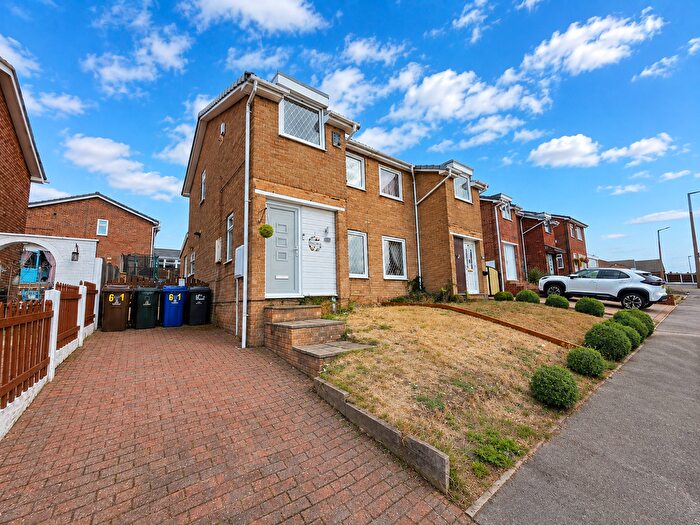 3 Bedroom Semi-Detached House For Sale In Cumberland Drive, Ardsley, Barnsley, S71