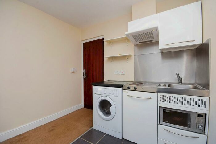 1 Bedroom Property To Rent In Pines Hill, Stansted, CM24