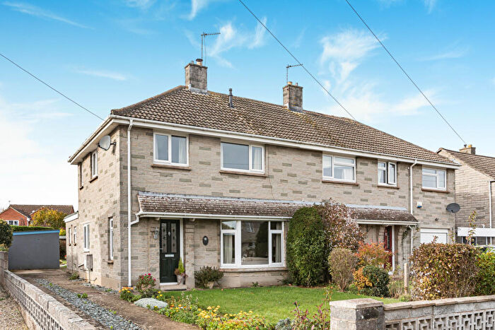 3 Bedroom Semi Detached House For Sale In Larkhill Road, Abingdon, OX14