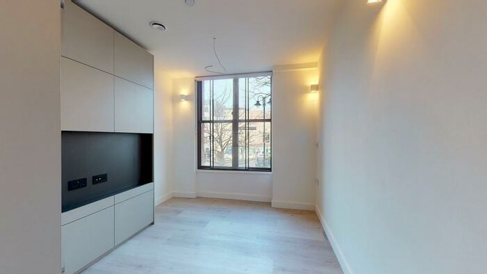 Studio To Rent In George Street, LU1