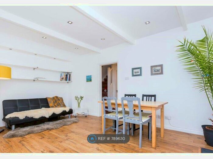 2 Bedroom Terraced House To Rent In Newton Crescent, Rosyth, Dunfermline KY11