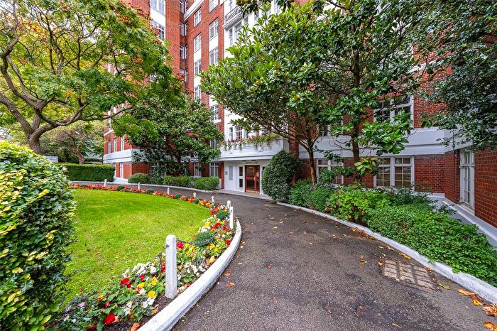 1 Bedroom Flat For Sale In Langford Court, Abbey Road, St John's Wood, London, NW8