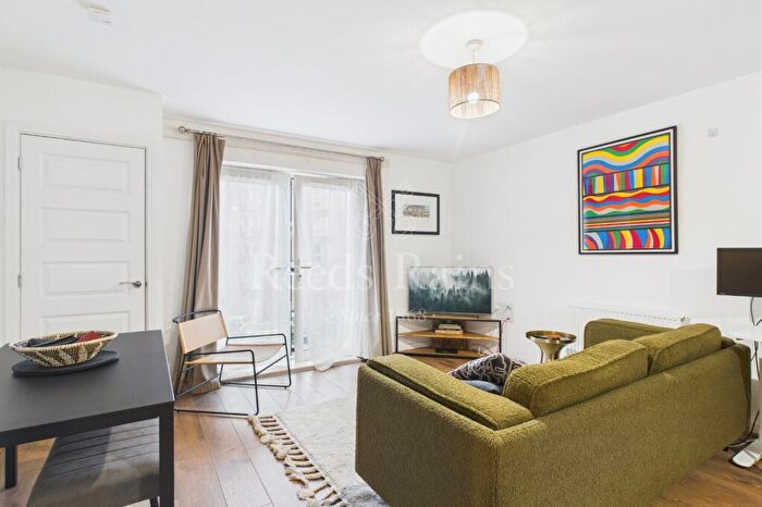 1 Bedroom Apartment For Sale In Temple Hill, Dartford, Kent, DA1