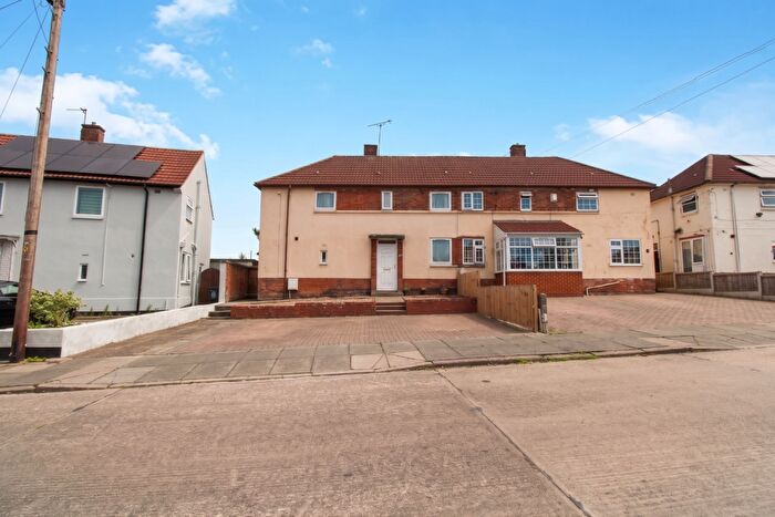 3 Bedroom Semi Detached House For Sale In Harringworth Road, Leicester, LE5