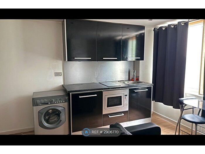 Studio To Rent In Wellington St, Leeds, LS1