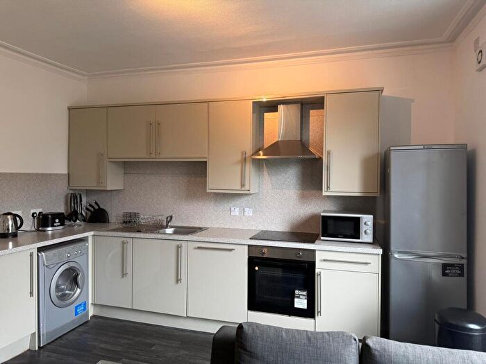 3 Bedroom Flat To Rent In Union Place, Dundee, DD2