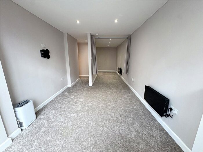 1 Bedroom Flat To Rent In Victoria Street, Blackburn, Lancashire, BB1