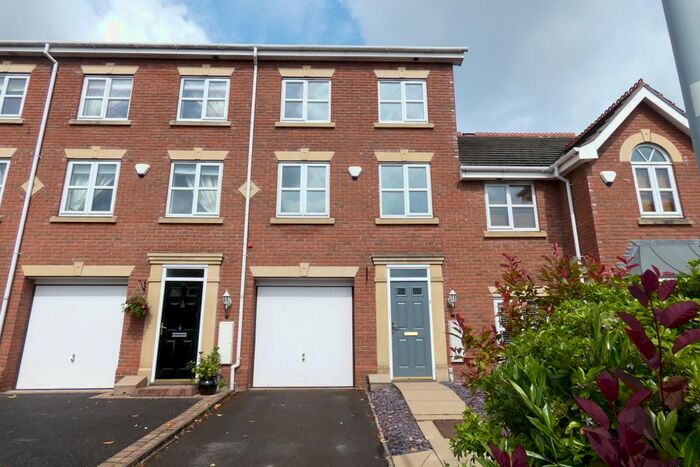3 Bedroom Town House To Rent In Langley Park Way, Sutton Coldfield, B75