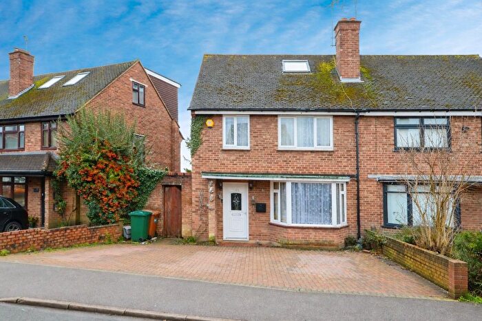 5 Bedroom Semi-Detached House For Sale In Coates Way, Watford, WD25