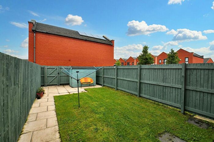 3 Bedroom Terraced House For Sale In Amersham Park Road, Salford, M6