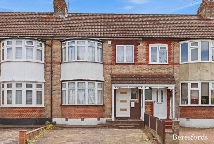 3 Bedroom Terraced House For Sale In Seymer Road, Romford, RM1