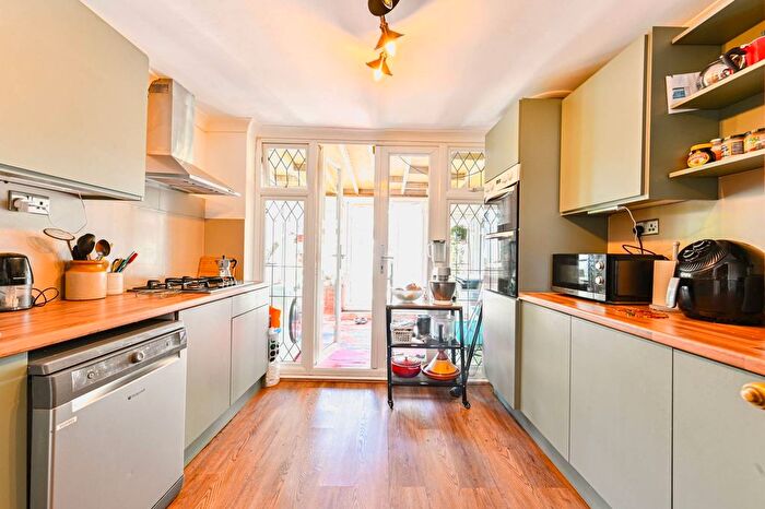 6 Bedroom Property For Sale In Taylors Green, East Acton, London, W3
