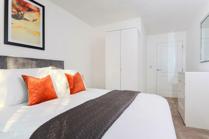 2 Bedroom Flat To Rent In Canoe Walk, London, E14