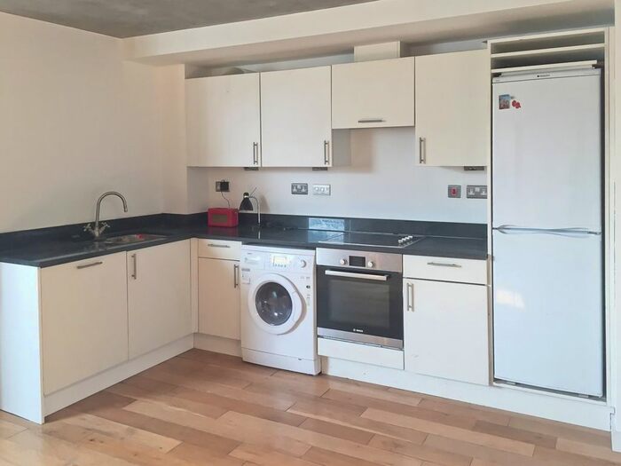 2 Bedroom Flat To Rent In Murray Grove, London, N1