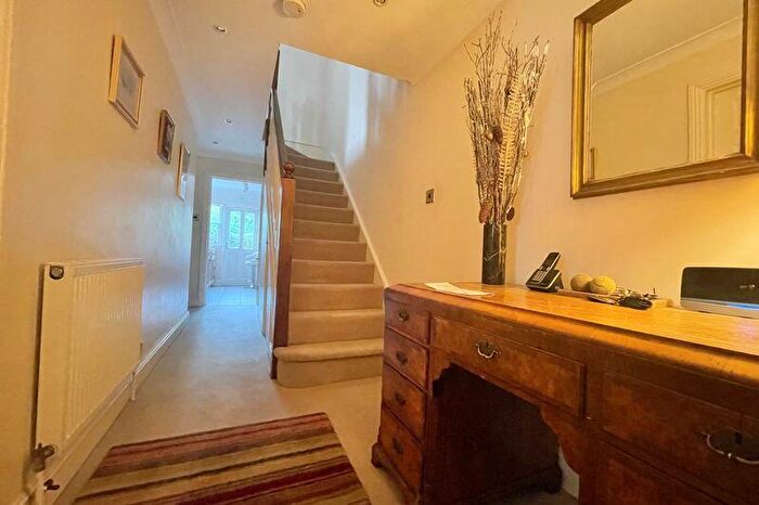 3 Bedroom End Of Terrace House For Sale In High Steet, Claygate, KT10