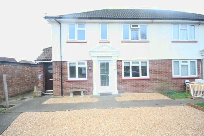 2 Bedroom Maisonette To Rent In West Square, Iver SL0