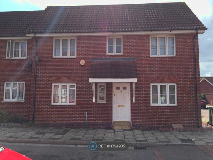 3 Bedroom Semi-Detached House To Rent In Newacres Road, London, SE28