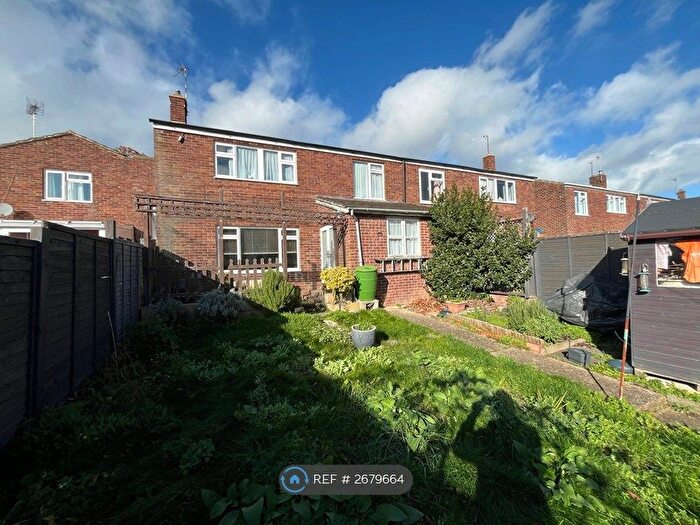 3 Bedroom Terraced House To Rent In Lilac Way, Basingstoke, RG23
