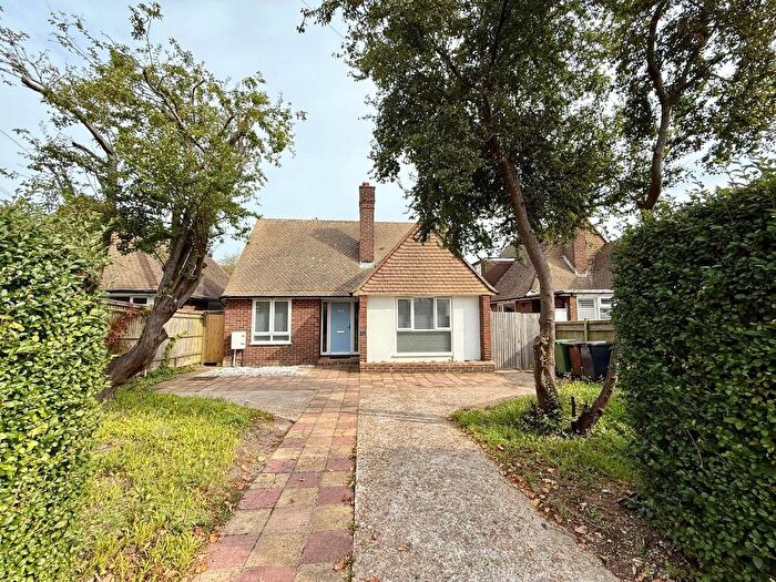 3 Bedroom Bungalow For Sale In Kings Drive, Eastbourne, East Sussex, BN21