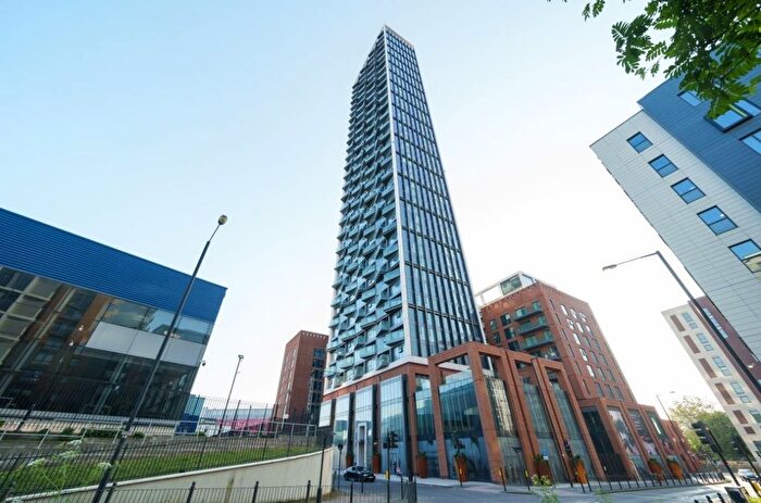 1 Bedroom Flat To Rent In Portal Way, London, W3