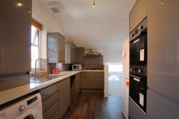 6 Bedroom Maisonette To Rent In Helmsley Road, Sandyford, NE2