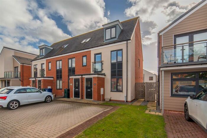 3 Bedroom Town House To Rent In Greville Gardens, Great Park, Newcastle Upon Tyne, NE13