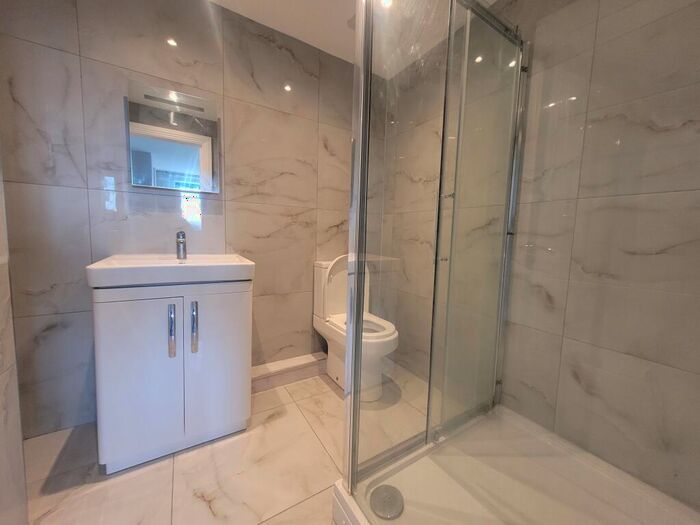2 Bedroom Apartment To Rent In High Street, Slough, SL1