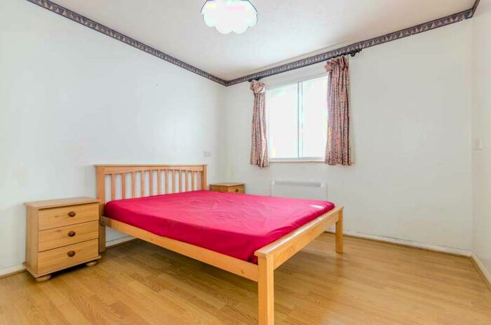 1 Bedroom Flat To Rent In Stirling Grove, Hounslow, TW3