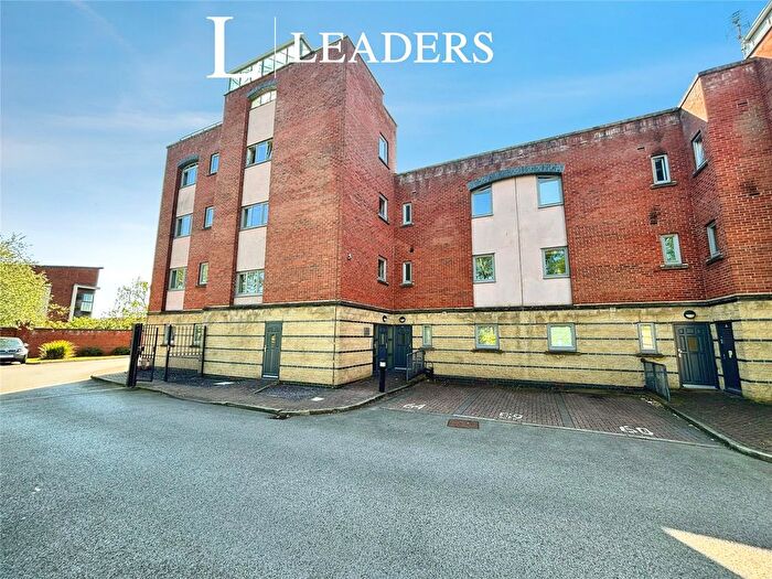 2 Bedroom Flat For Sale In Station Road, Warrington, Cheshire, WA4