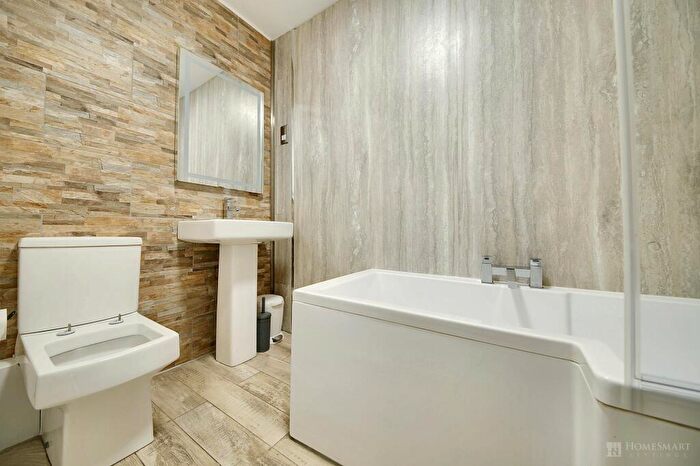 2 Bedroom Apartment To Rent In Waterloo Quay, Waterloo Road, L3