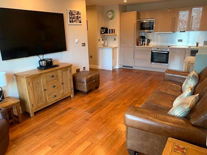 2 Bedroom Apartment To Rent In The Hayes, Cardiff, CF10
