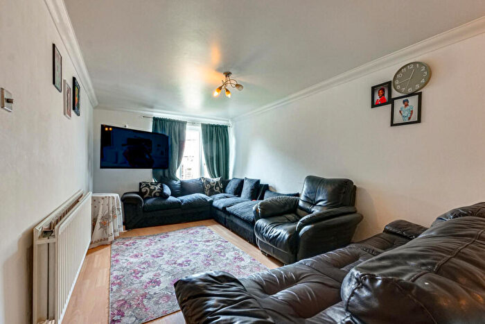 3 Bedroom Terraced House For Sale In Frettons, Basildon, SS14