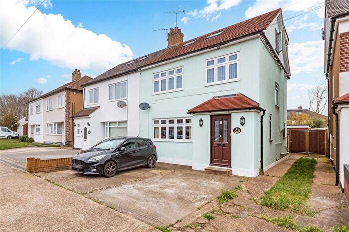 5 Bedroom Semi Detached House For Sale In Newbury Gardens, Upminster, RM14