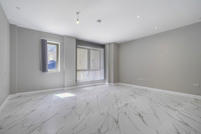 Studio To Rent In The Mall, London, W5