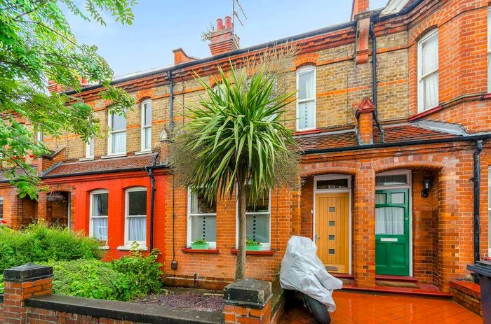 3 Bedroom Property To Rent In Gladstone Avenue, Wood Green, Wood Green, London, N22