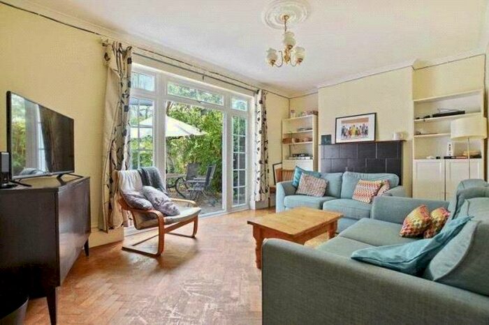 5 Bedroom Semi-Detached House To Rent In Westbere Road, Cricklewood, London, NW2